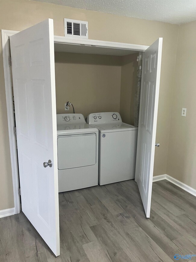 Building Photo - 3504 Penny St SW