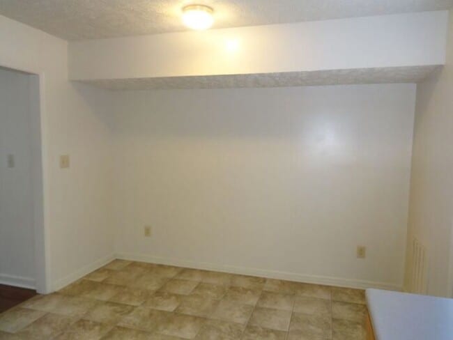 Building Photo - 914 Pedro Dr