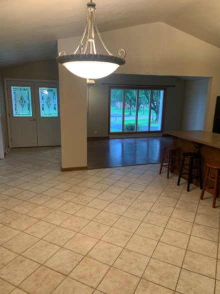 Building Photo - 8852 Rue Helena St NE