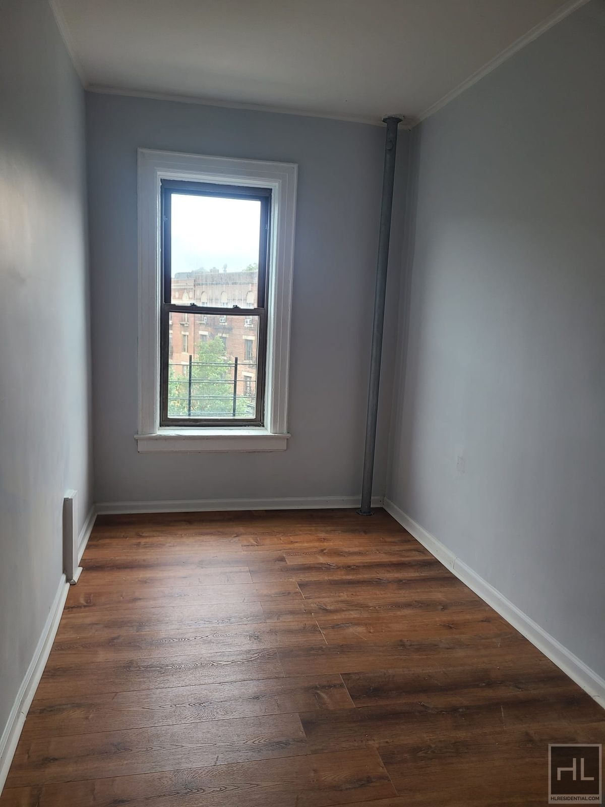 Building Photo - 4BR 1BA Plus Size Rent Stabilized Pre War Corner Unit in Ditmas Park