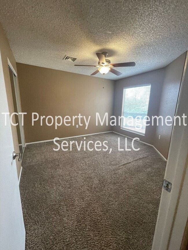 Building Photo - Spacious 3 Bedroom on Cul-de-Sac!