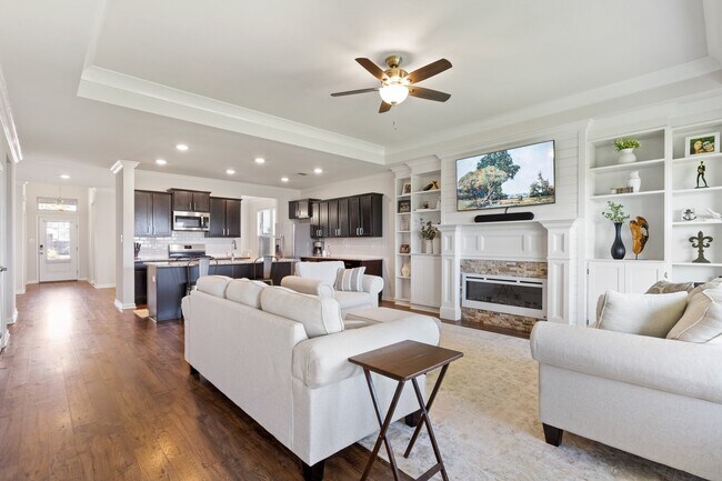 Living room/kitchen - 388 Lakeshore Vlg E