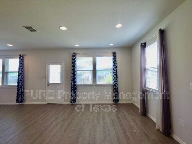 Building Photo - 10400 Alemoor Dr