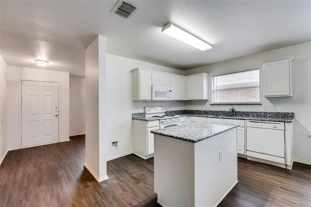 Building Photo - 2946 Midbury Dr