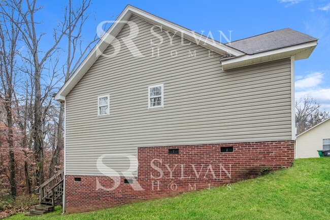 Building Photo - Lease today! No extra charge for contentme...