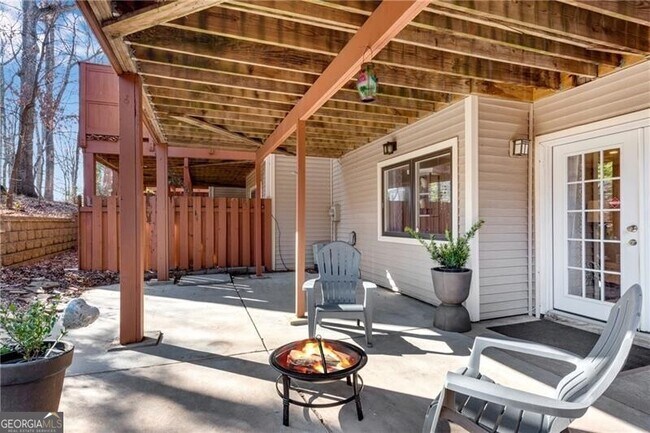 Building Photo - 54 Basswood Cir NE