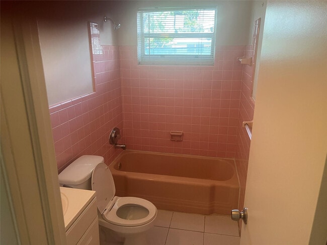 Building Photo - 1410 N 65th Ave