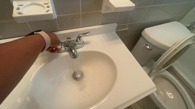 Building Photo - 522 Alcove Ave