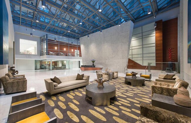 Building Photo - 399 E 34th St