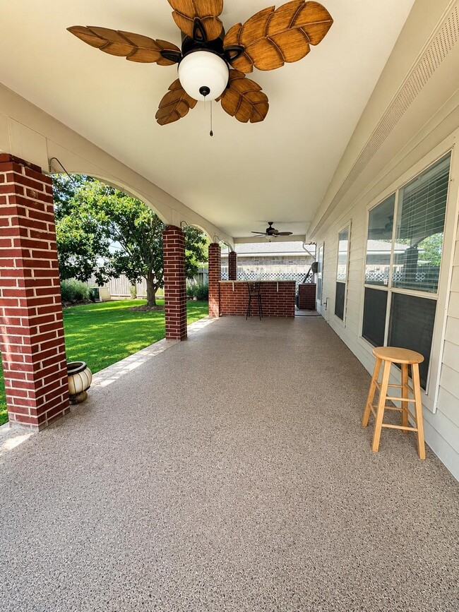 Building Photo - 18315 Brenwood Manor Dr