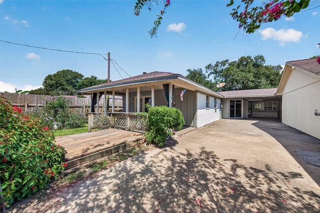 Building Photo - 1007 E Baker Rd