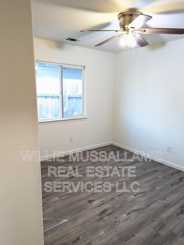 Building Photo - 801 Kerr Ave