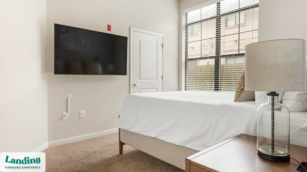 Building Photo - 4050 W Pine Blvd