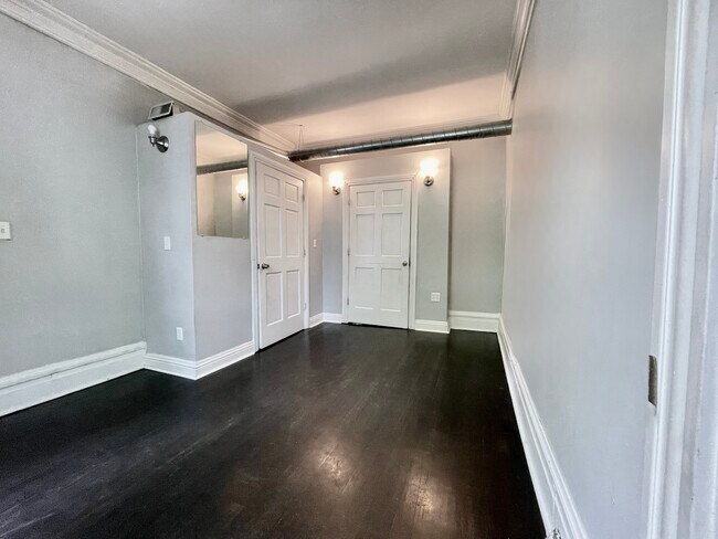 Building Photo - 2615 W Potomac Ave