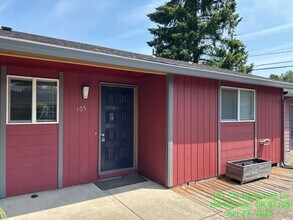 Building Photo - 103-105 SW Fleishauer Lane