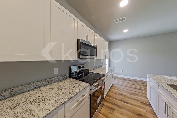 Building Photo - 13724 Willowmore Dr