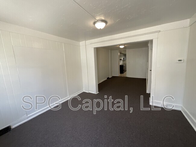 Building Photo - 443 S Duke St