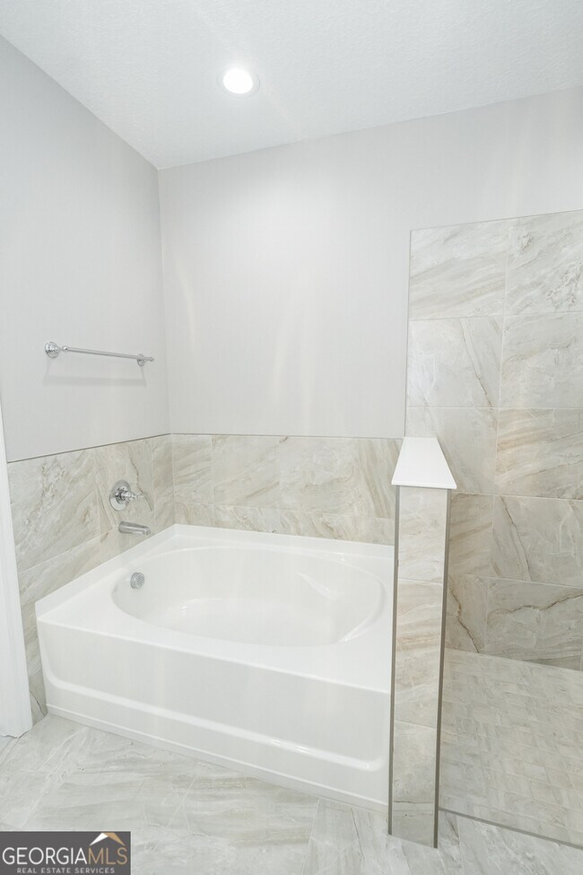 Building Photo - 229 The Villas Wy