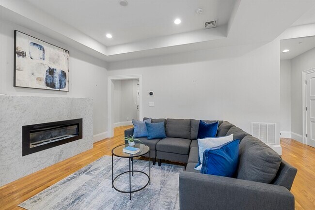 Building Photo - 1248 Beacon St