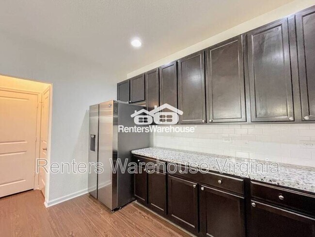 Building Photo - 1713 Dresdon Ln