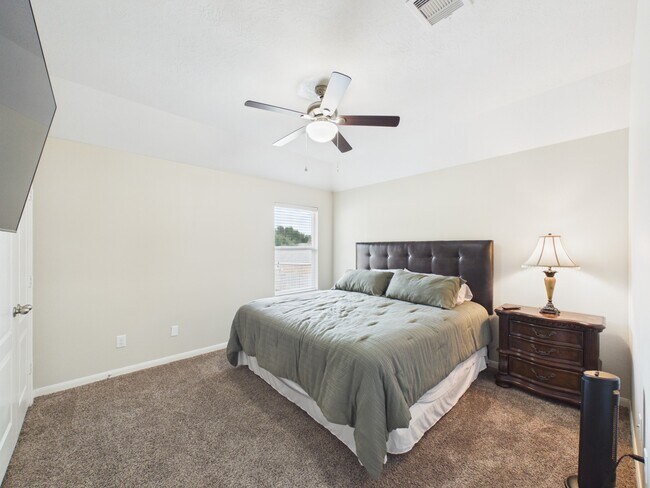 Building Photo - 9426 Russeff Field Ln