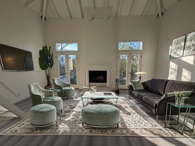 Building Photo - 4530 Whitsett Ave