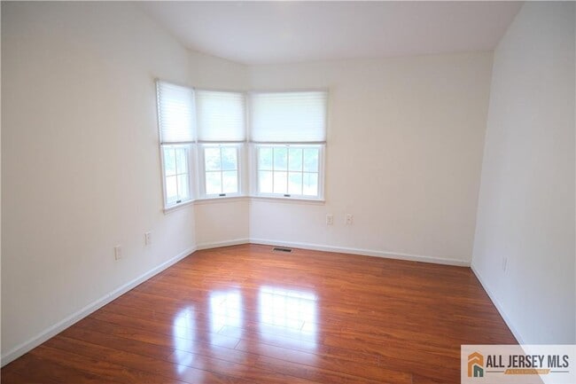 Building Photo - 56 Coriander Dr