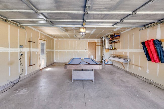 Building Photo - 2416 S Tiger Lily Dr