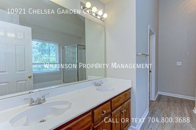 Building Photo - 10921 Chelsea Garden Ct