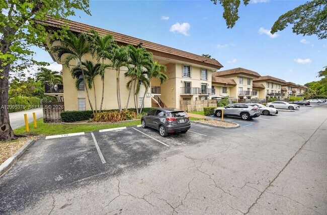 Building Photo - 8550 SW 109th Ave