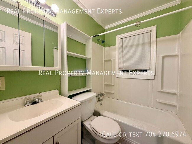 Building Photo - 2100 Camp Greene St