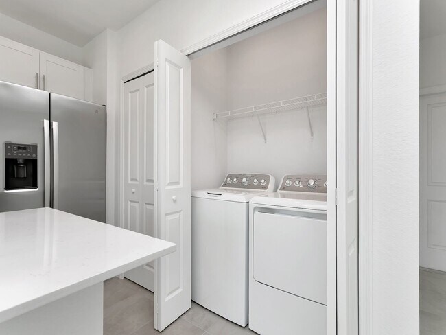 Building Photo - Brand-New 3BR/2.5BA Townhouse for Rent in Lakewood Ranch — $2,300/Month, Internet & Lawn Care Inc...
