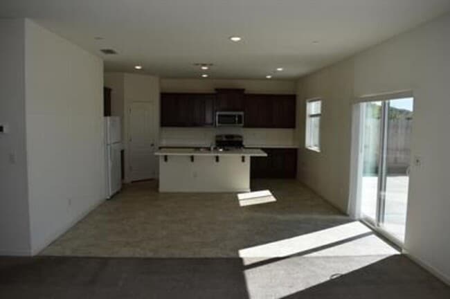 Building Photo - 4297 Lasalle Dr