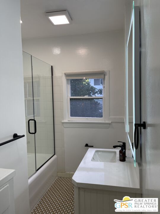 Building Photo - 739 Occidental Blvd