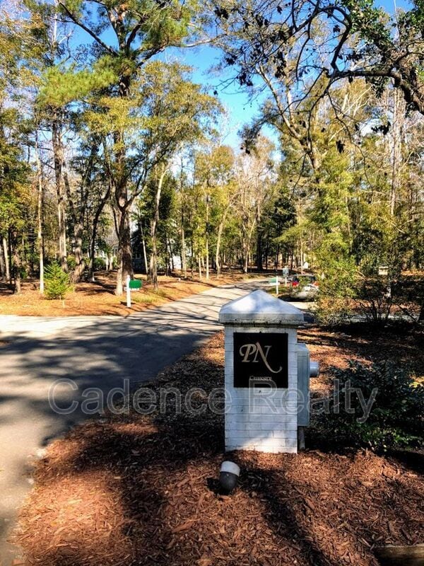 Building Photo - 1016 Creekside Ln