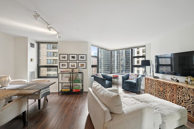 Building Photo - 401 E Ontario St