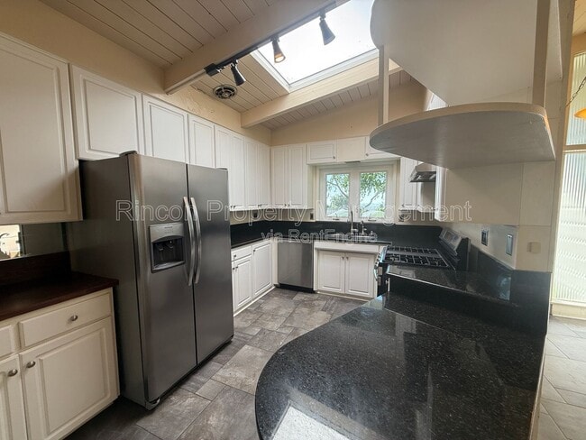 Building Photo - 3677 Willowick Dr