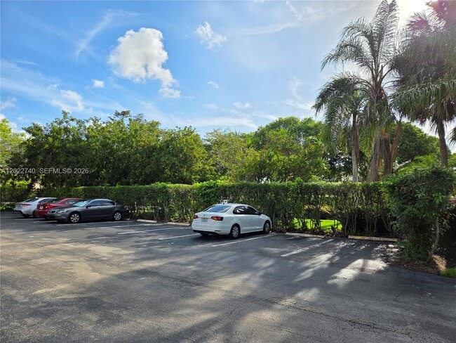 Building Photo - 413 Lakeview Dr