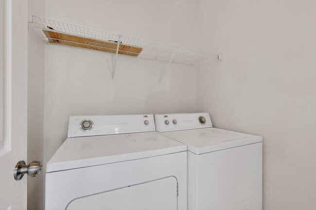 Building Photo - 4200 Ridgeway Ct