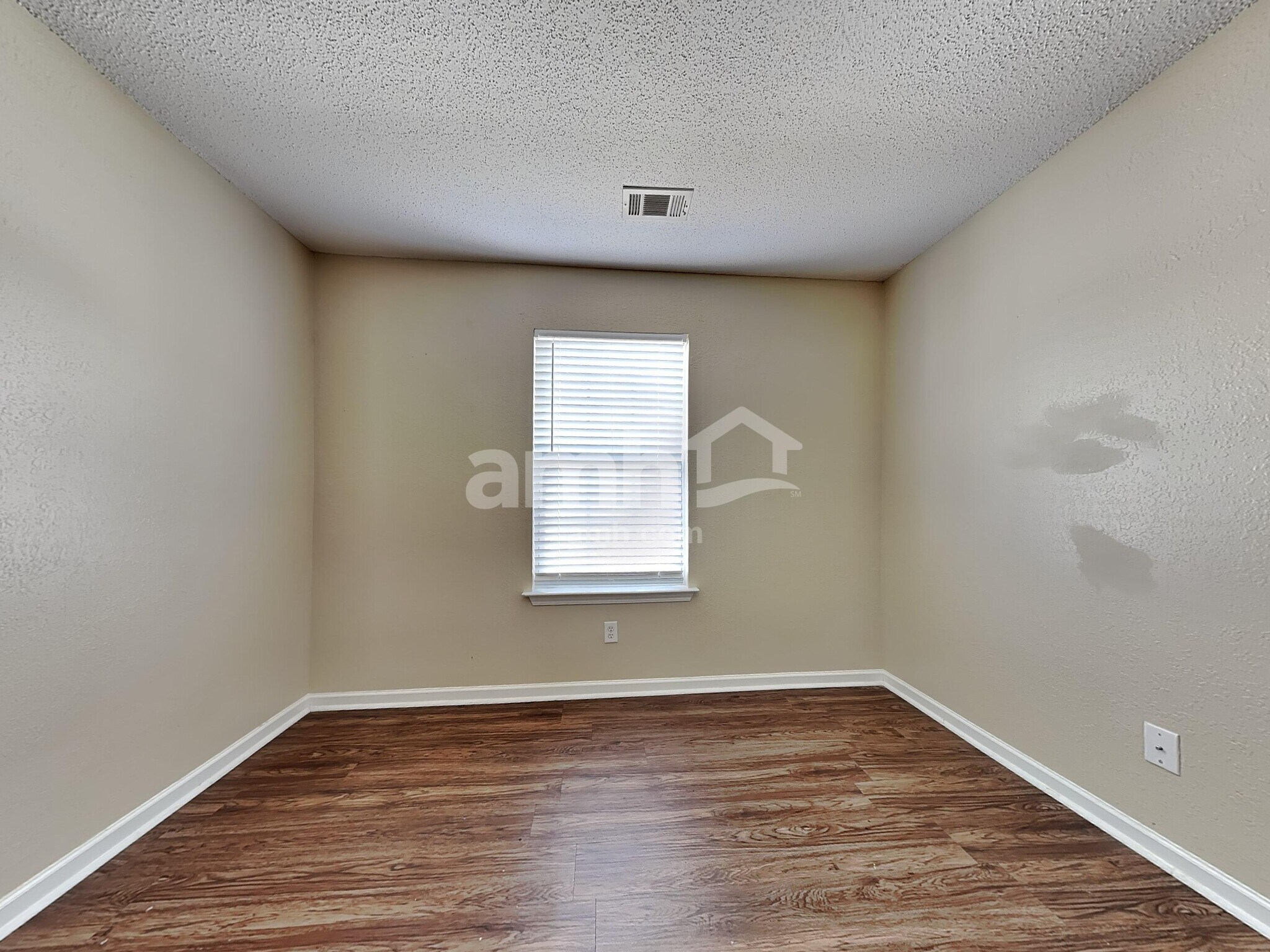 Building Photo - 509 Diamond Cut