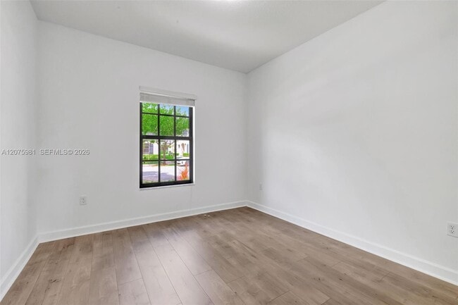 Building Photo - 465 NE 194th Terrace