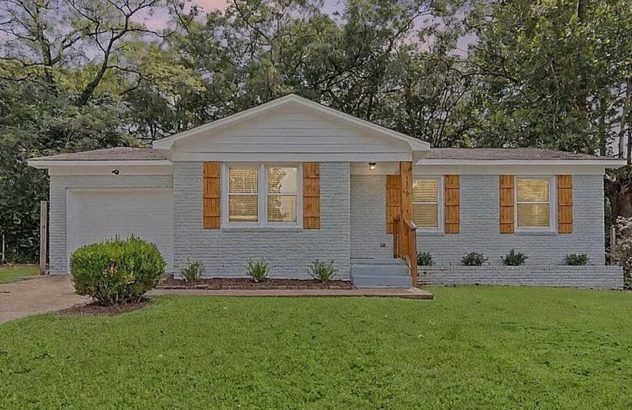 Building Photo - 3210 Tucker Dr NW