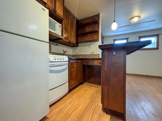 Building Photo - 280 Ridgeview Dr
