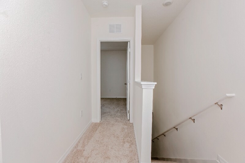 Building Photo - 1280 Yellow Finch Dr