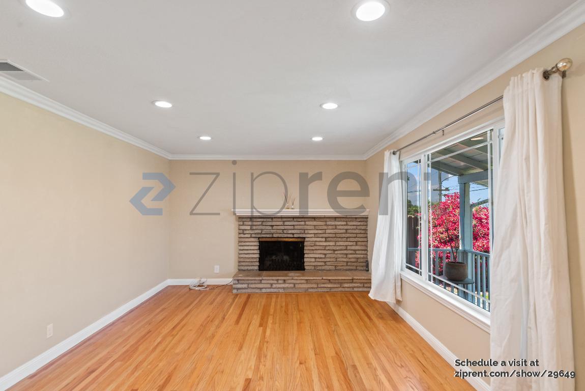 Building Photo - 2815 Draper St