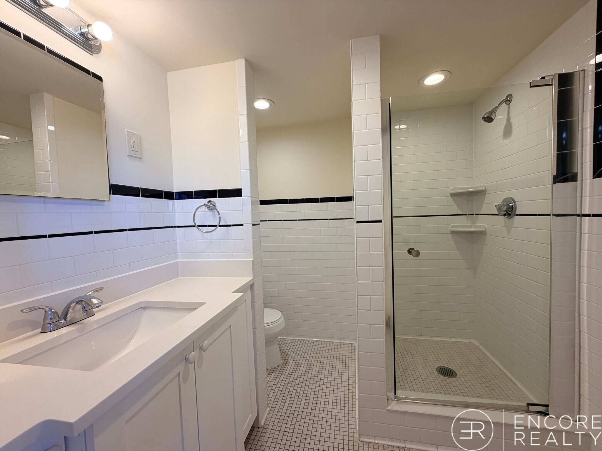 Building Photo - 80 Monmouth St