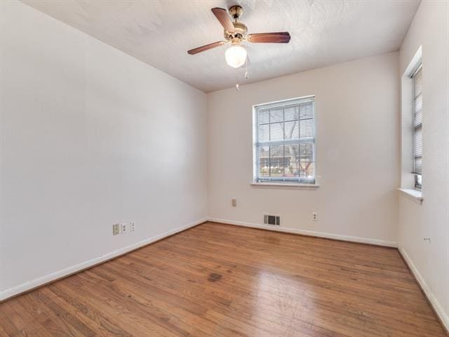 Building Photo - 722 Hawthorne Dr