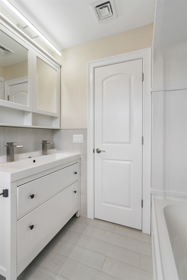 Building Photo - 585 Hoboken Rd