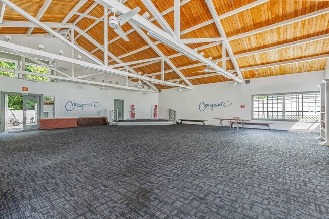 Building Photo - Crosspointe Townhouse - 2 bedrooms, 2 bath unit w/2 parking stalls - Avail 4/1/26