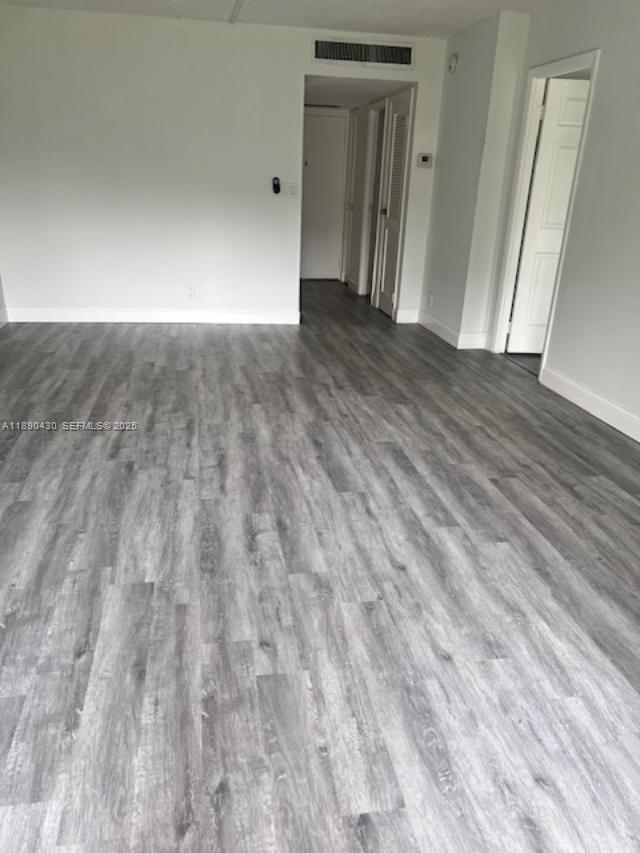 Building Photo - 3475 N Country Club Dr